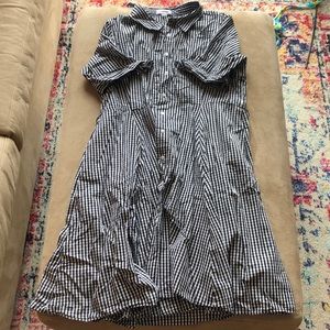 Size 12 black and white button up dress